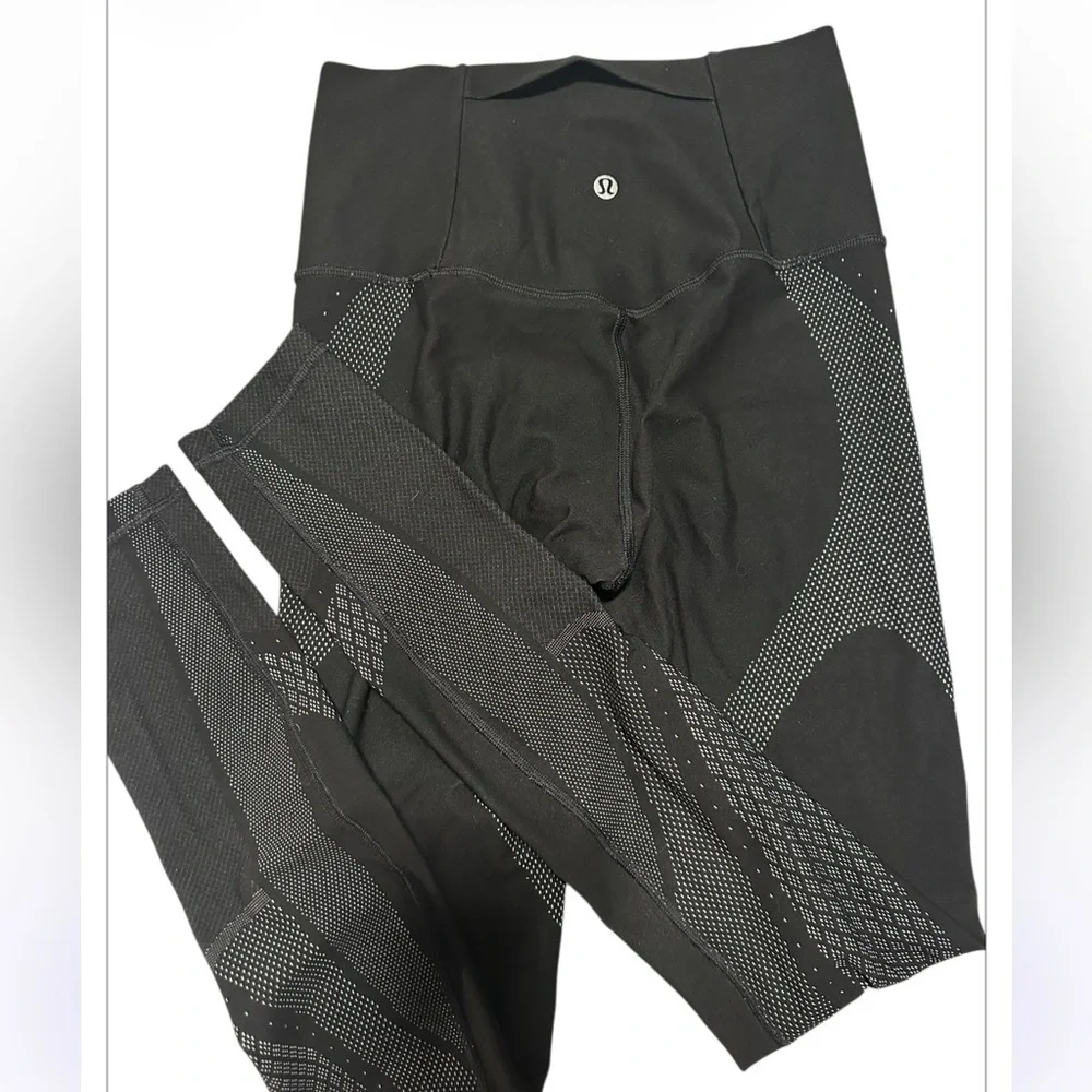 Lululemon🍋Mapped Out Black and Glacier Gray High-Rise Tights 28” Size 6 - Picture 6 of 8